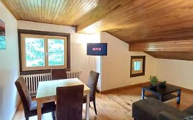 Logement Mansarde Dans Maison Avec Jardin En Bord De Piste, Vue Montagne